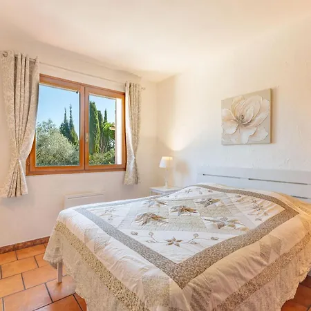 Eden 2 By Halldis 昂蒂布